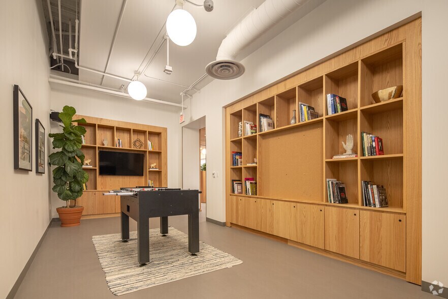 More Photos Of 2450 Colorado Ave, Santa Monica Coworking Space