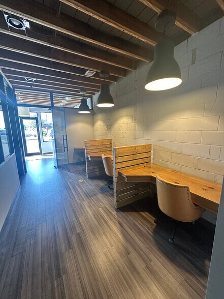 More Photos Of 115 S Main St, Greer Office For Lease