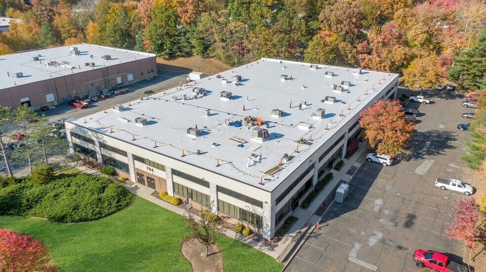 More Photos Of 704 Executive Blvd, Valley Cottage Warehouse For Lease