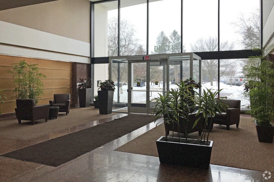 More Photos Of 31700 Middlebelt Rd, Farmington Hills Office For Lease
