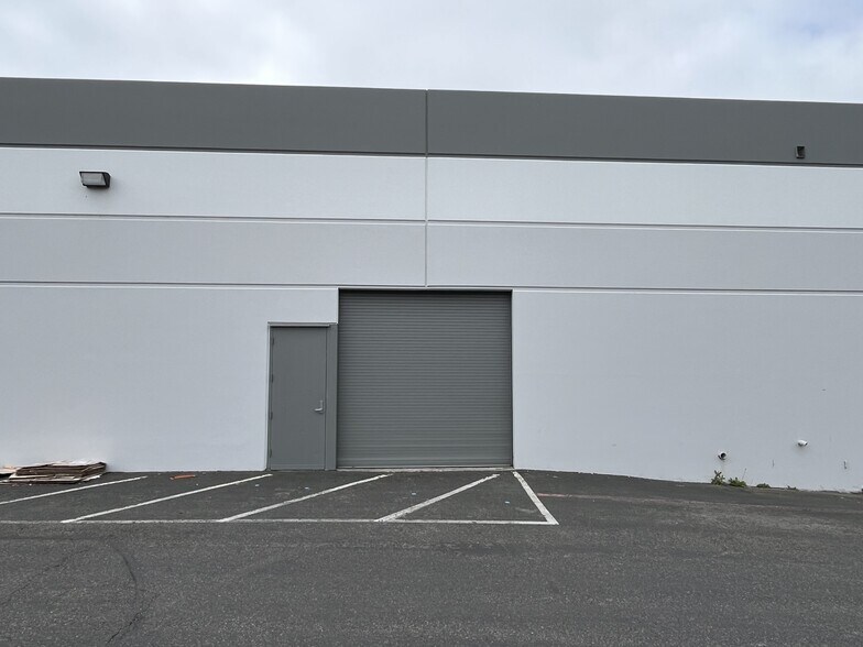 More Photos Of 1384 Poinsettia Ave, Vista Manufacturing For Lease