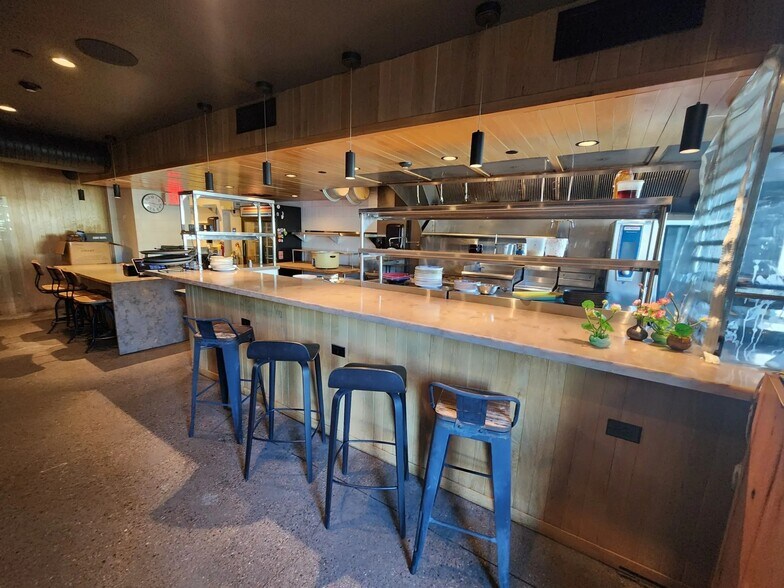 More Photos Of 4971 N 7th Ave, Phoenix Restaurant For Sale