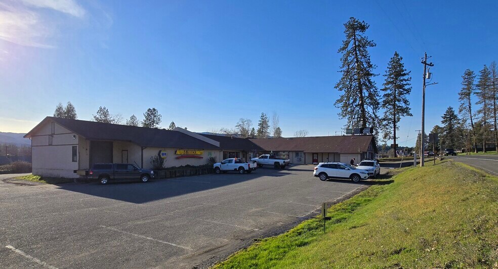 More Photos Of 44650 Highway 101, Laytonville Storefront For Sale