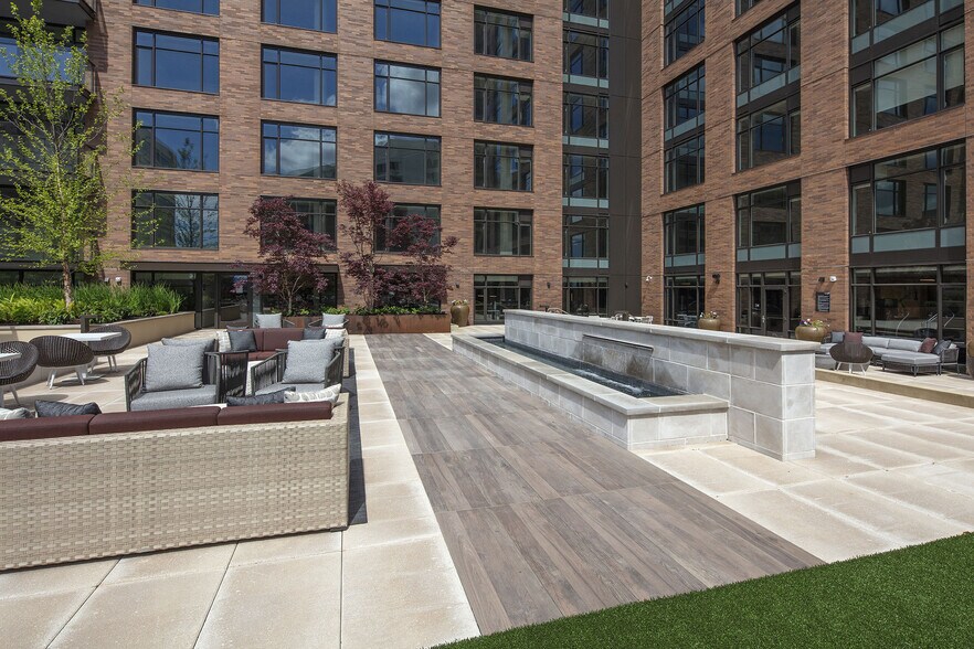 More Photos Of 140 SW Columbia St, Portland Apartments For Lease