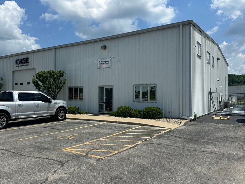 More Photos Of 1355 Aberdeen St, Terre Haute Warehouse For Lease
