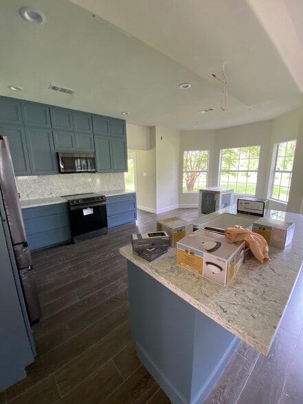 More Photos Of 33210 Magnolia Cir, Magnolia Office For Sale