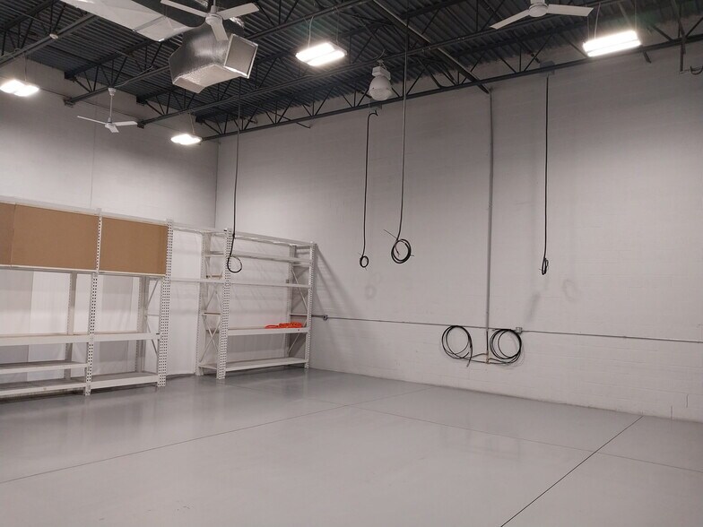 More Photos Of 301-315 Camars Dr, Warminster Research And Development For Lease