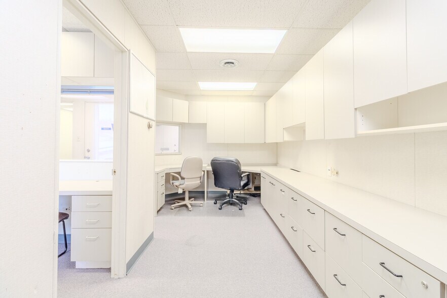 More Photos Of 346 Freeport Rd, New Kensington Medical For Lease