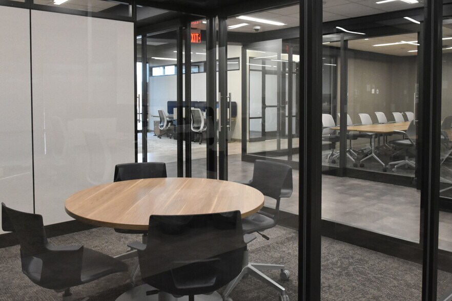 More Photos Of 3825 Electric Rd, Roanoke Storefront Retail Office For Lease