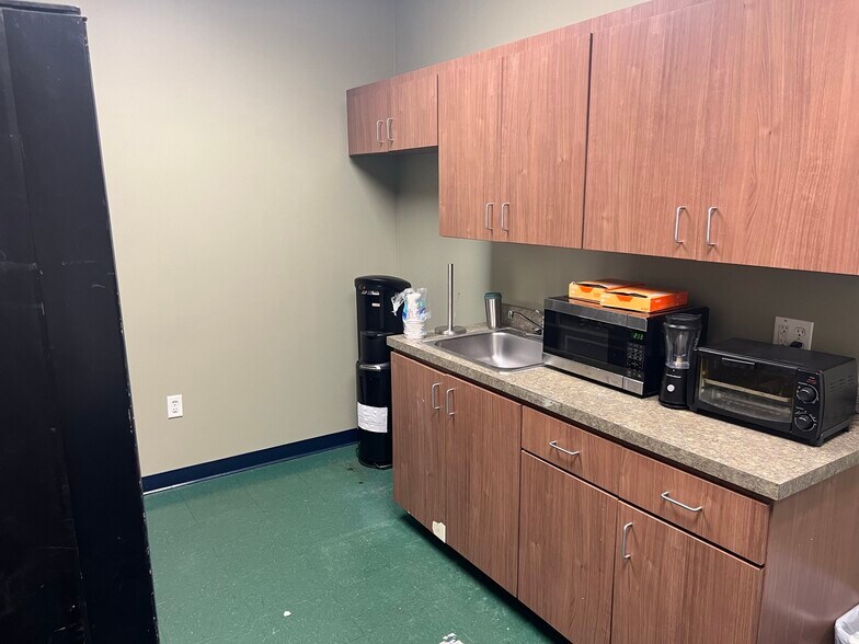 More Photos Of 1806 33rd St, Orlando Office For Lease