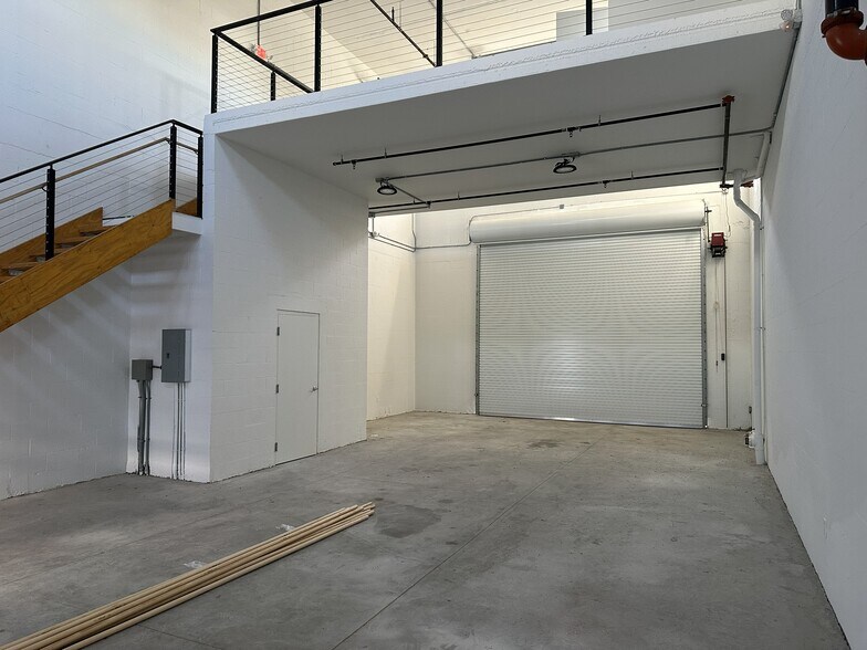 More Photos Of 15547 Global Pkwy., Fort Myers Self Storage For Sale