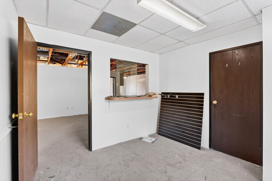 More Photos Of 5411 Valley Blvd, Los Angeles Warehouse For Lease