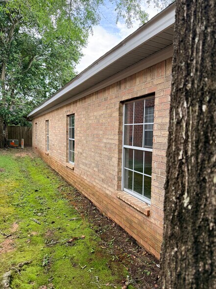 More Photos Of 6313 Piccadilly Square Dr, Mobile Office For Sale