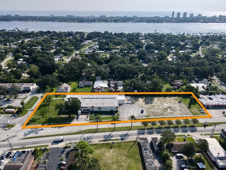 More Photos Of 685 S Yonge St, Ormond Beach General Retail For Sale