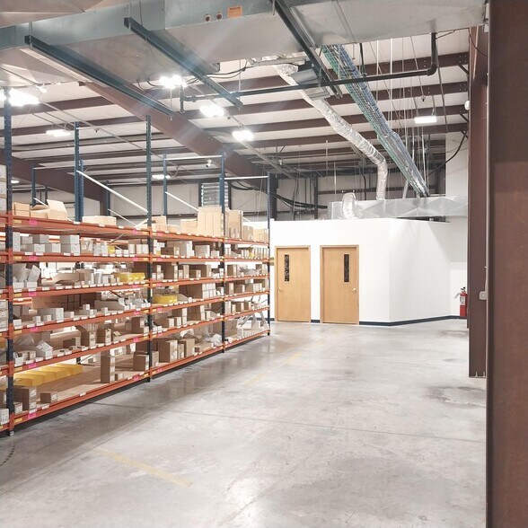 More Photos Of 2710 W Pawnee St, Wichita Manufacturing For Sale