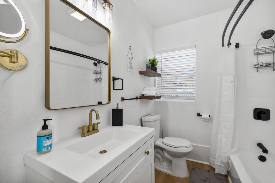 More Photos Of 1055 21st Street, San Diego Apartments For Sale
