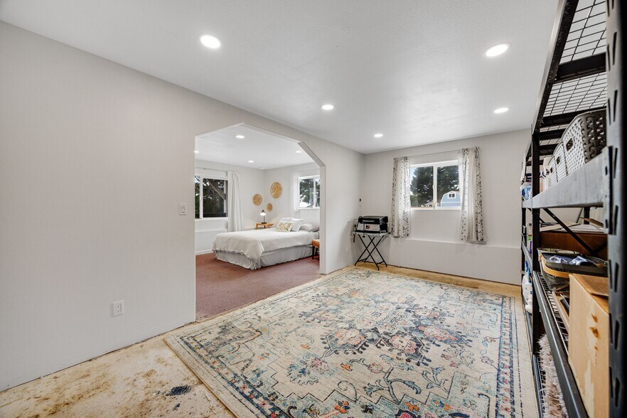 More Photos Of 129 Lower Pacific Dr, Whitethorn General Retail For Sale