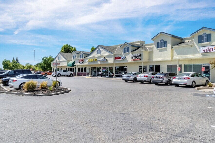 More Photos Of 5348-5374 N Spruce Ave, Fresno Freestanding For Lease