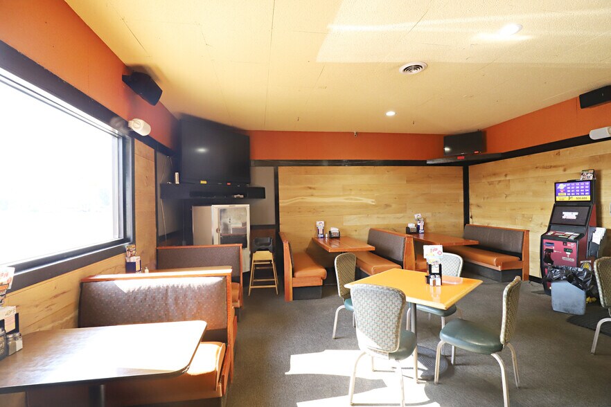 More Photos Of 15952 Oakley Rd, Chesaning Freestanding For Sale