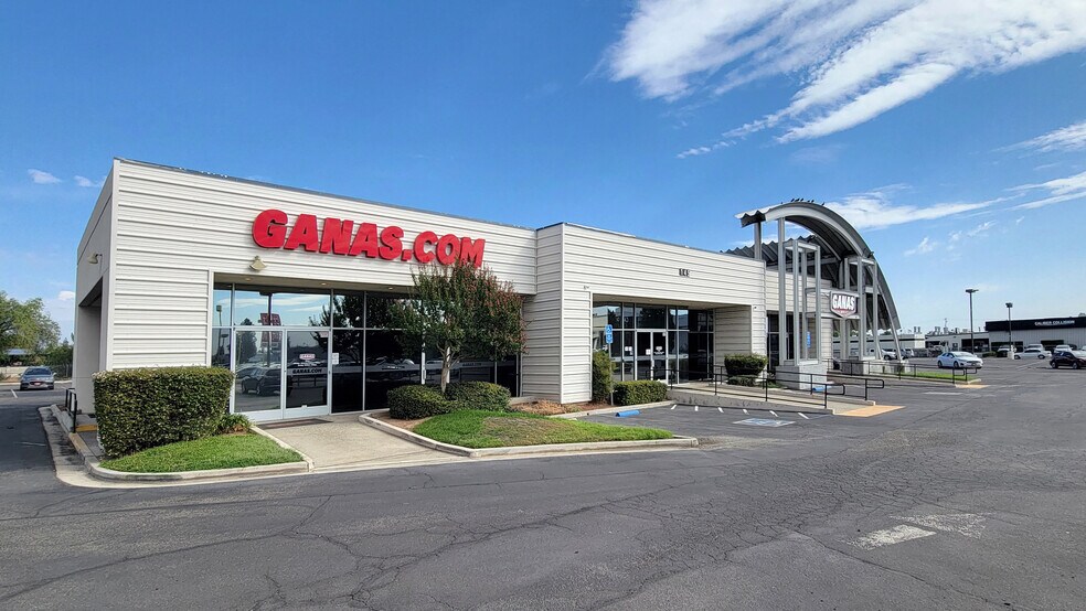 More Photos Of 145 E Auto Center Dr, Fresno Auto Dealership For Lease