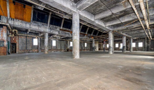 More Photos Of 2330-2340 S Indiana Ave, Chicago Warehouse For Sale