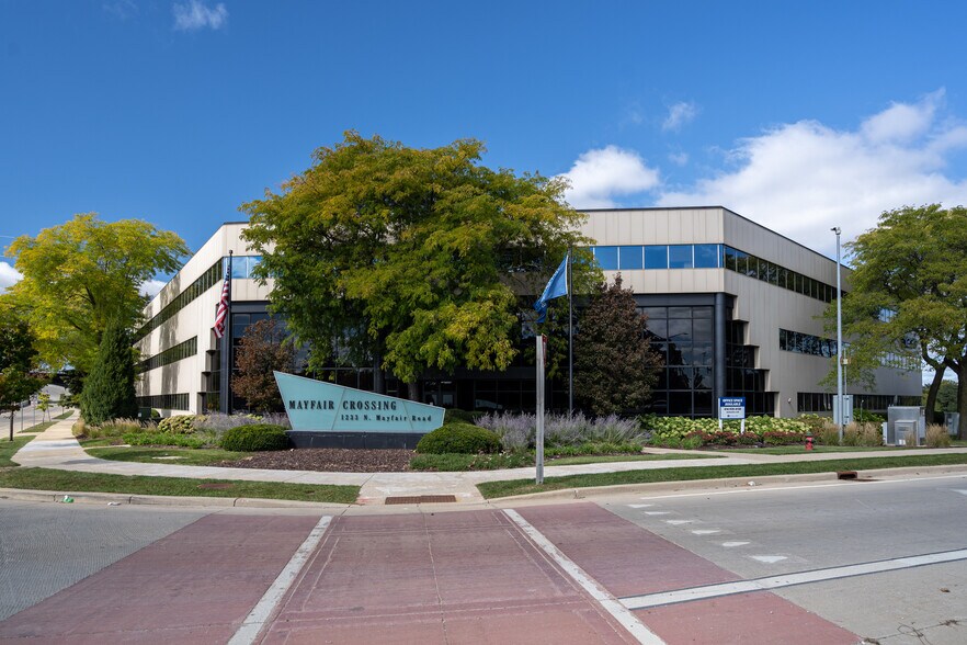 More Photos Of 1233 N Mayfair Rd, Wauwatosa Office For Lease