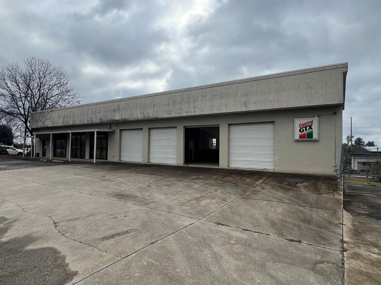 Primary Photo Of 5826 Columbus Rd, Macon-Bibb Flex For Lease