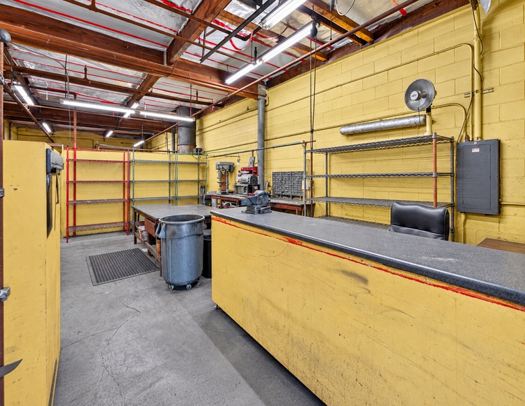 More Photos Of 8136 Lankershim Blvd, North Hollywood Warehouse For Sale