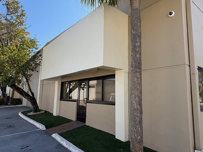 More Photos Of 3474-3476 SW 15th St, Deerfield Beach, Deerfield Beach Warehouse For Sale