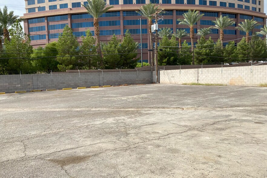 More Photos Of 3640 S Highland Dr, Las Vegas Unknown For Lease