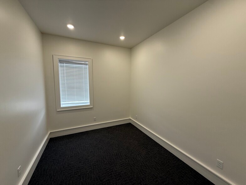 More Photos Of 8808 Valencia Ave, Lubbock Warehouse For Sale