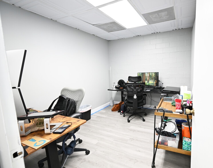 More Photos Of 145 Sheldon St, El Segundo Manufacturing For Lease