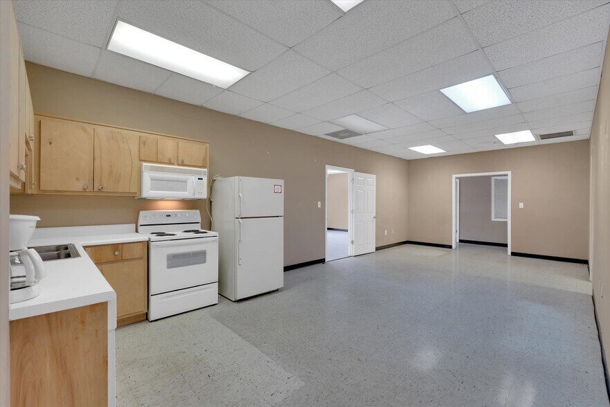 More Photos Of 3361 Highway 29 N, Belton Warehouse For Sale
