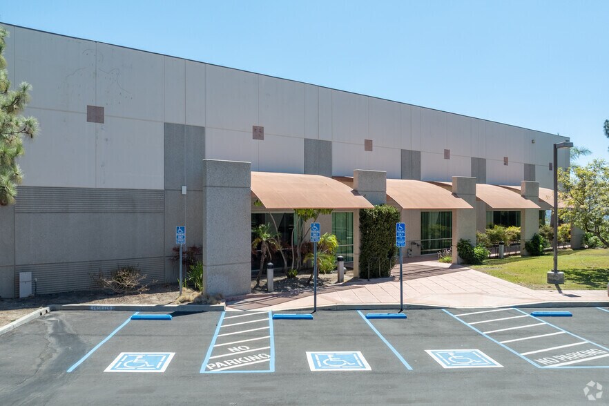 More Photos Of 997 Flower Glen St, Simi Valley Manufacturing For Lease