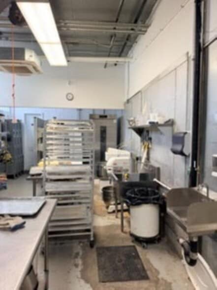 More Photos Of 48-01 38th St, Long Island City Warehouse For Lease