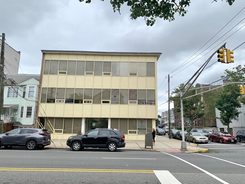 654 Avenue C, Bayonne, NJ 07002 Office