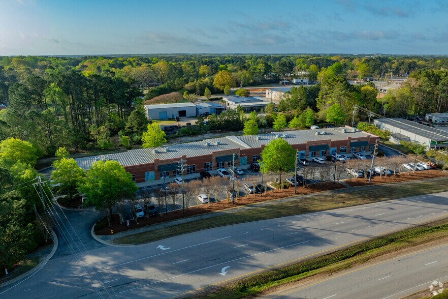 More Photos Of 5605 Chapel Hill Rd, Raleigh Flex For Lease