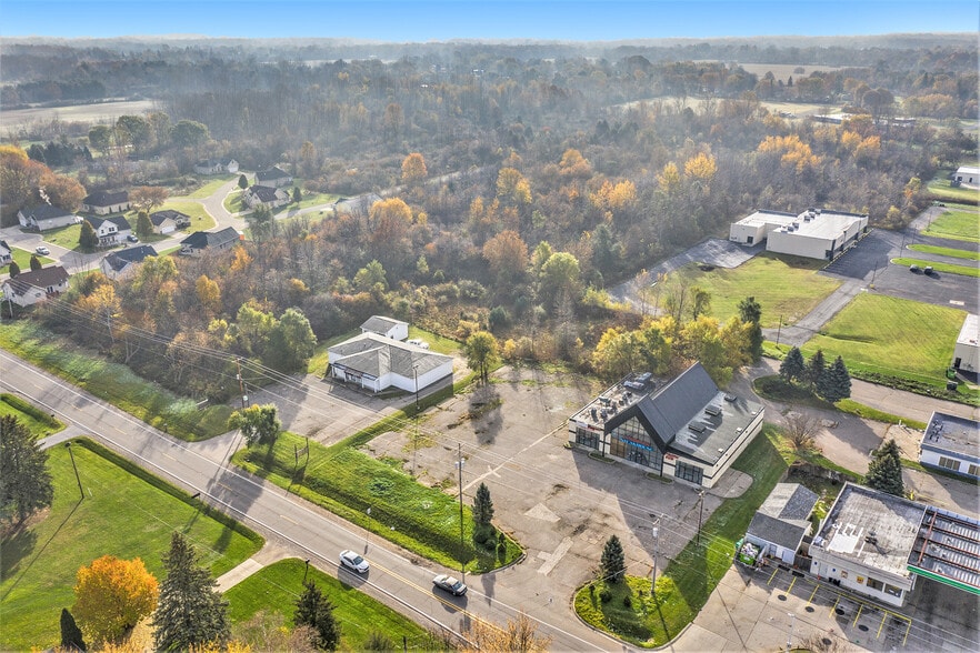 More Photos Of 5030 Coldwater Rd, Flint Freestanding For Lease