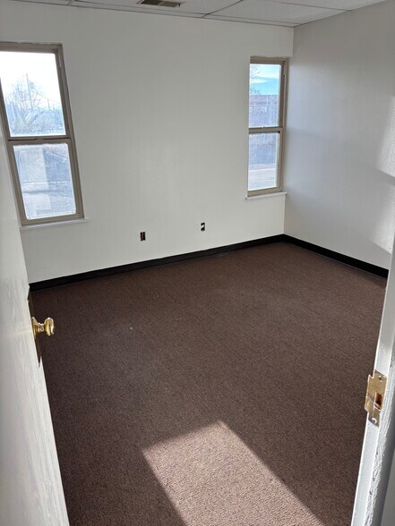 More Photos Of 635 W Corona St, Pueblo Loft Creative Space For Lease