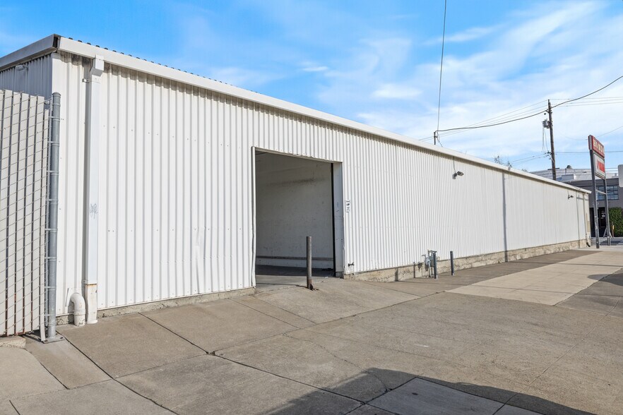 More Photos Of 735 Gilman St, Berkeley Showroom For Sale