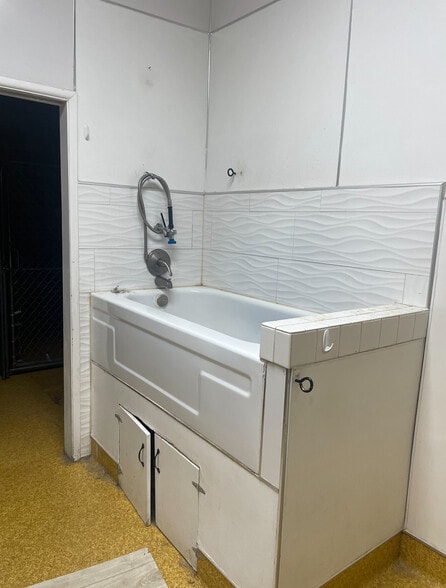 More Photos Of 1305 Vegas Valley Dr, Las Vegas Unknown For Lease
