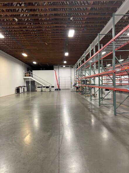 More Photos Of 11085 Montgomery Rd, Montgomery Flex For Lease