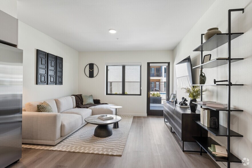 More Photos Of 127 W Pomona St, Monrovia Apartments For Lease