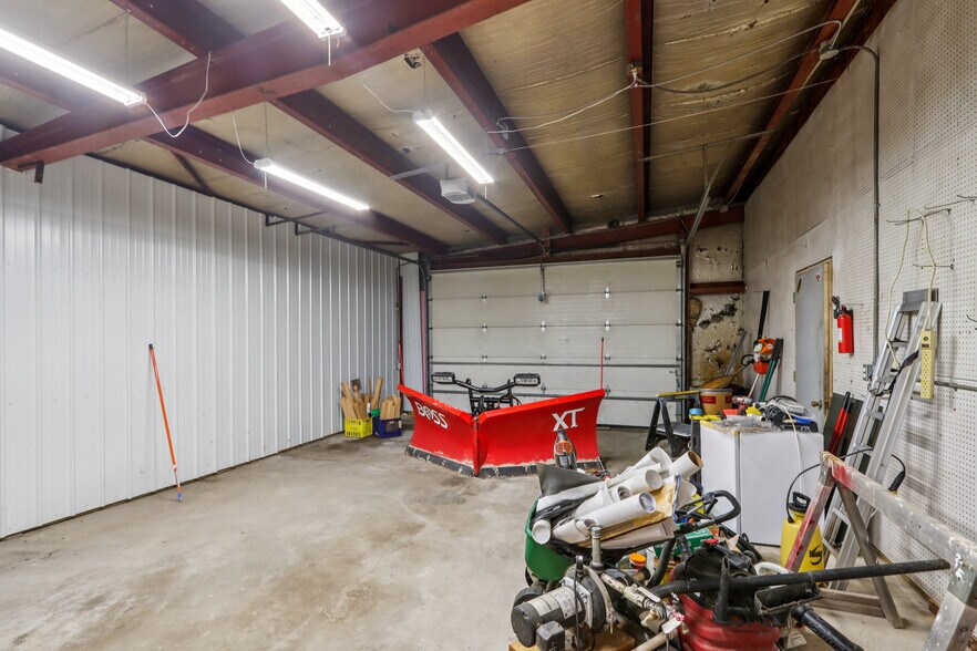 More Photos Of W9231 Bobolink Rd, Reeseville Warehouse For Sale
