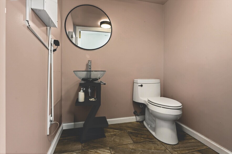 More Photos Of 690 Main St, Vintondale Loft Creative Space For Sale