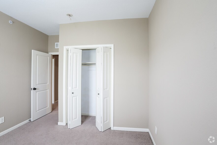 More Photos Of 630 NW Yennie St, Grain Valley Apartments For Lease