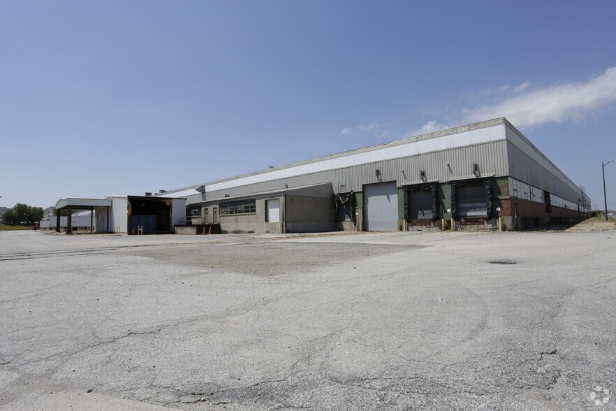 Primary Photo Of 1601 General Electric Rd, Bloomington Warehouse For Sale