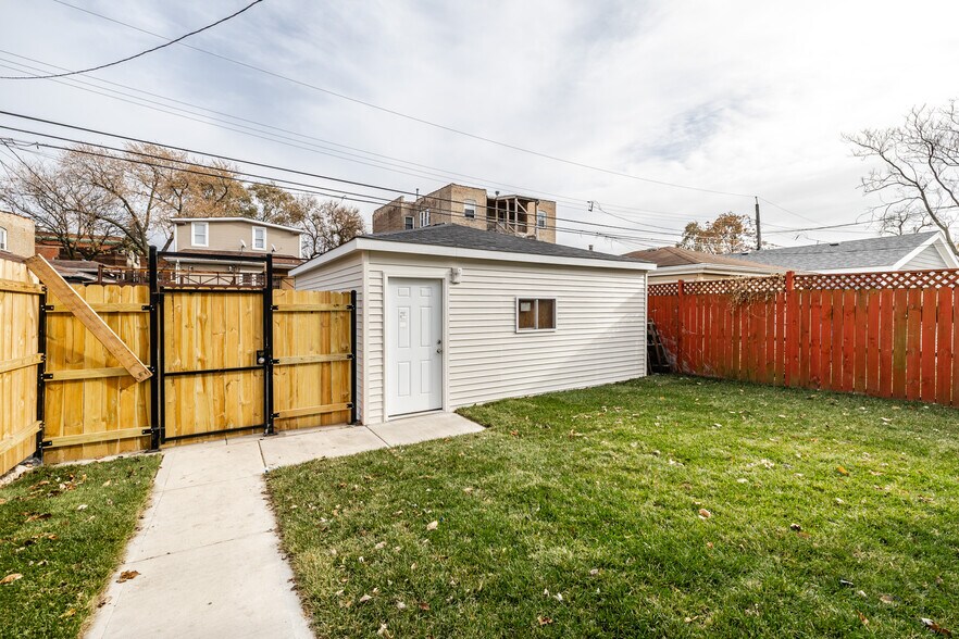 More Photos Of 851 Springfield ave, Chicago Apartments For Sale