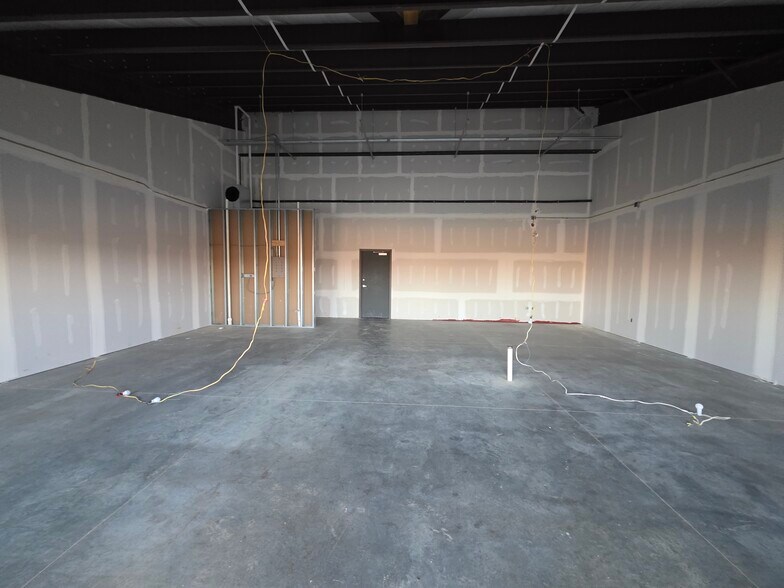More Photos Of 5300 S Zero St, Fort Smith Storefront Retail Office For Sale