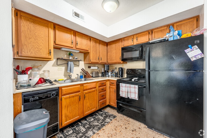 More Photos Of 400 S Grant St, West Lafayette Apartments For Sale